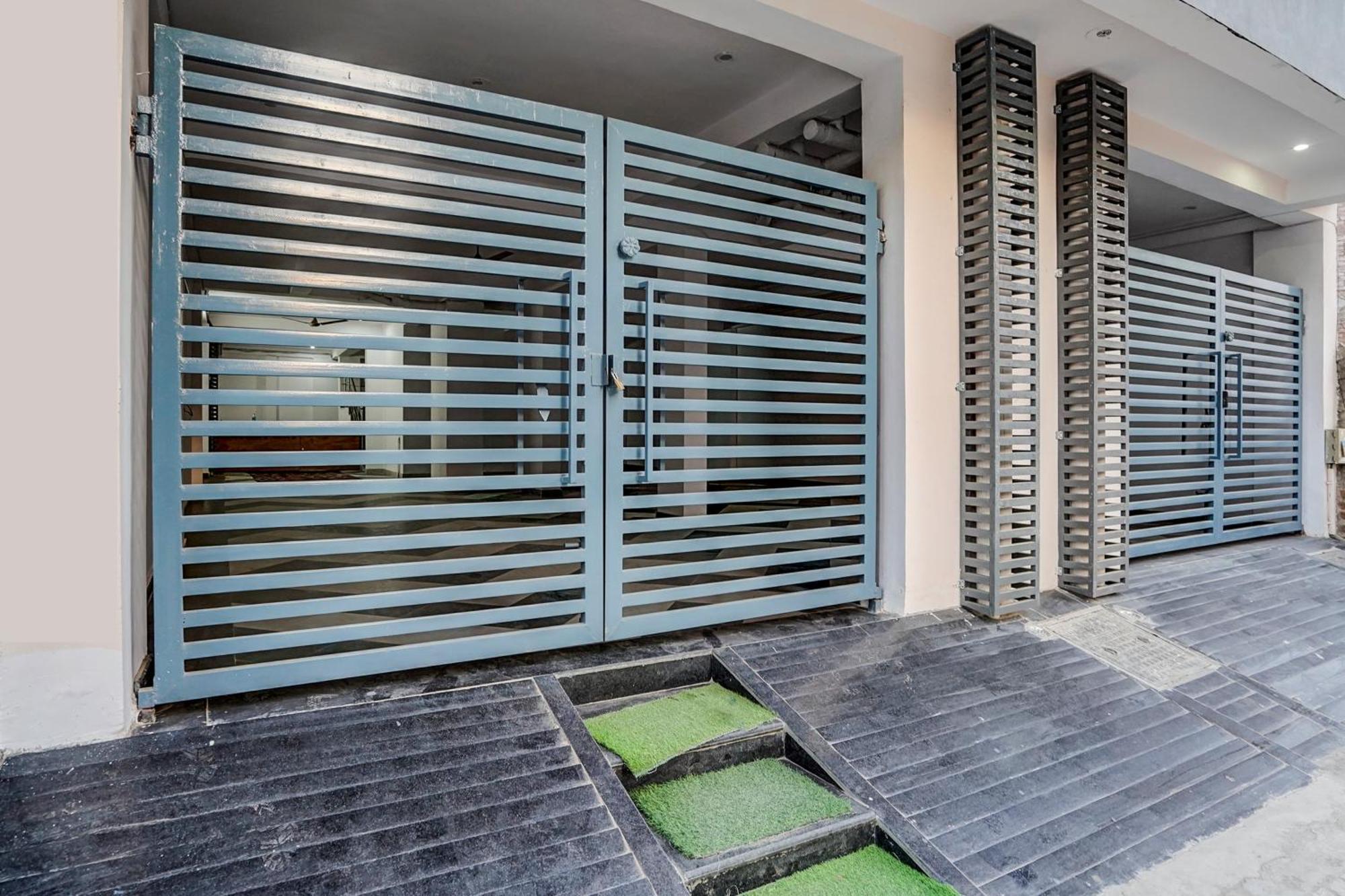 Townhouse Cloud Bay Hotel Gurgaon Exterior photo